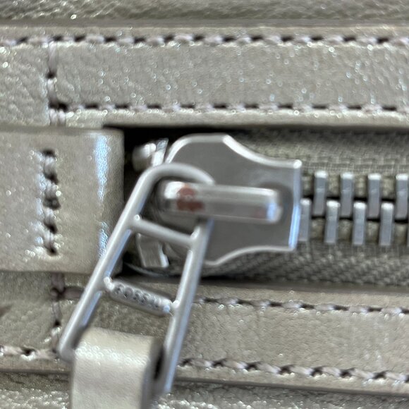 Fossil Gold Metallic Soft Zip Leather Crossbody - EUC - Picture 12 of 12